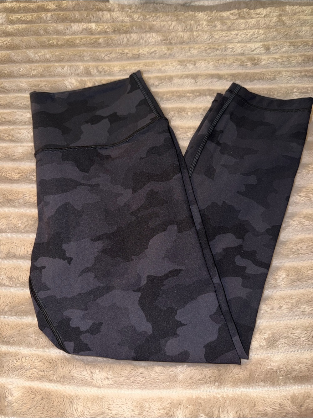 Lululemon Black/Grey Camo High-Waist Align Leggings size 10